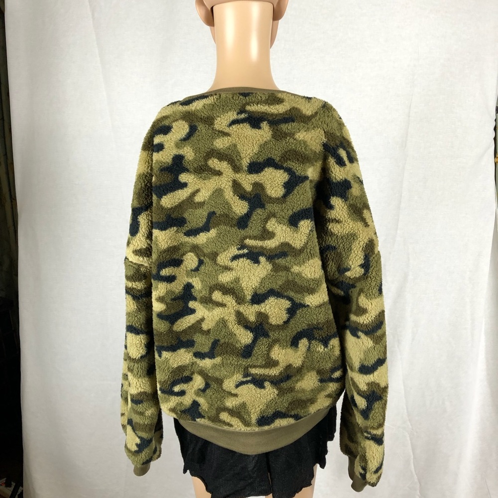 Ragdoll Camo Sweatshirt - Picture 2 of 5
